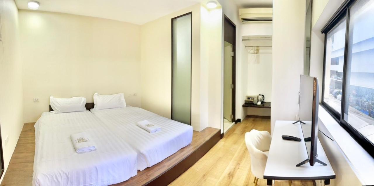 Abc So Hotel Bangkok Exterior photo